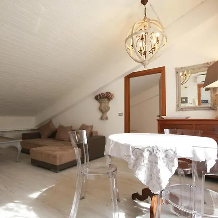 Daire The Attic Nest *