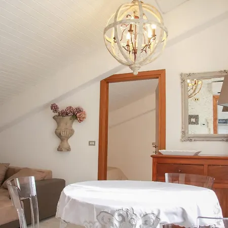 The Attic Nest Apartment