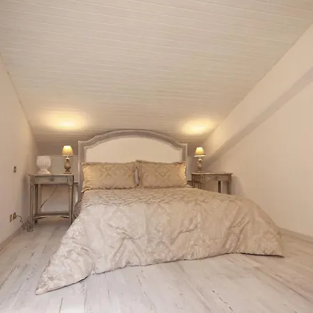 The Attic Nest Apartment *
